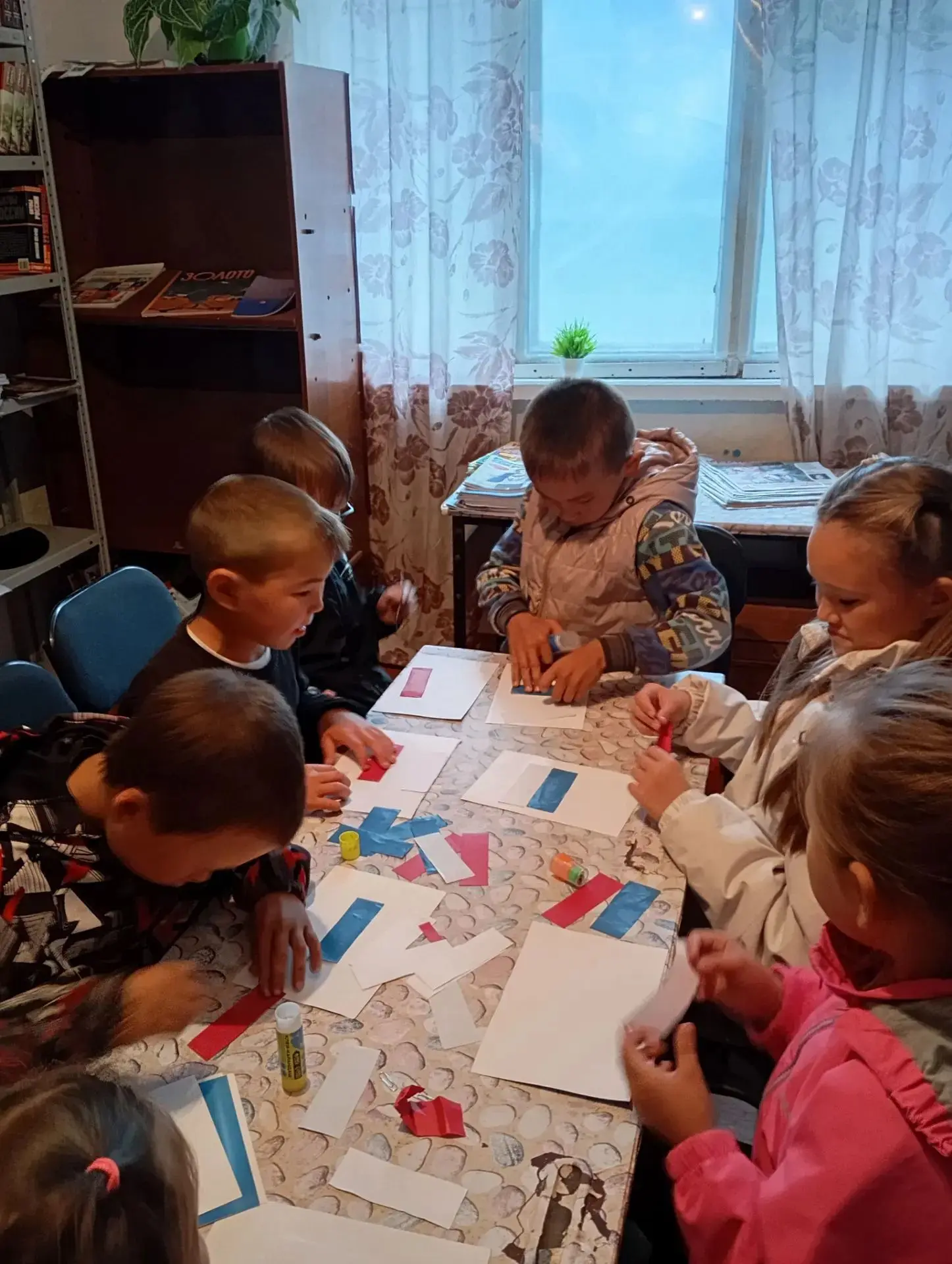 🎉 Ко Дню Государственного флага РФ в библиотеках с. Тугур «Флаг моей Родины» и с. Чуми...