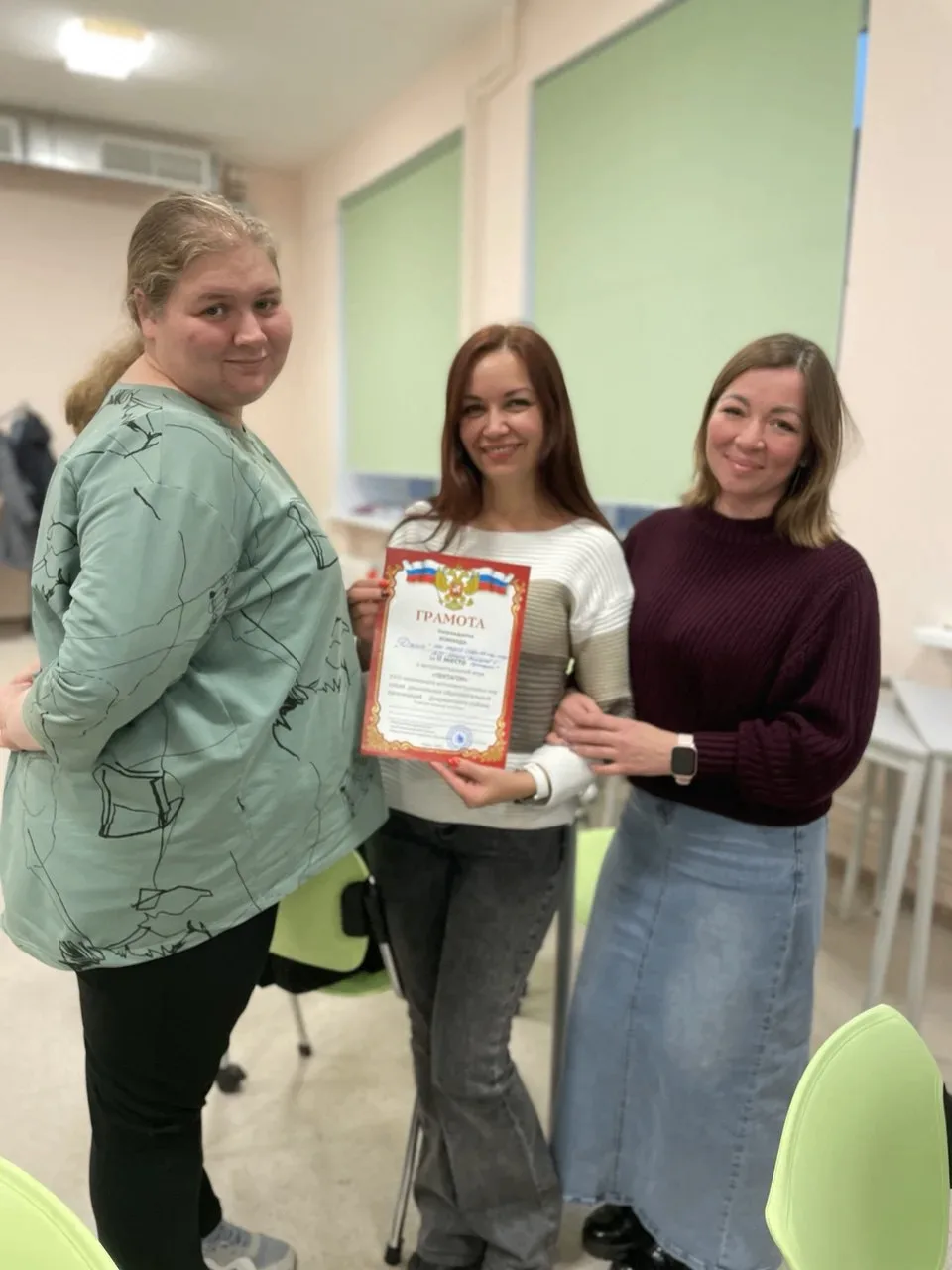 Завоевали кубок за II место по итогам интеллектуальных игр 🏆🧠  Педагоги школы и детского сада «Школа