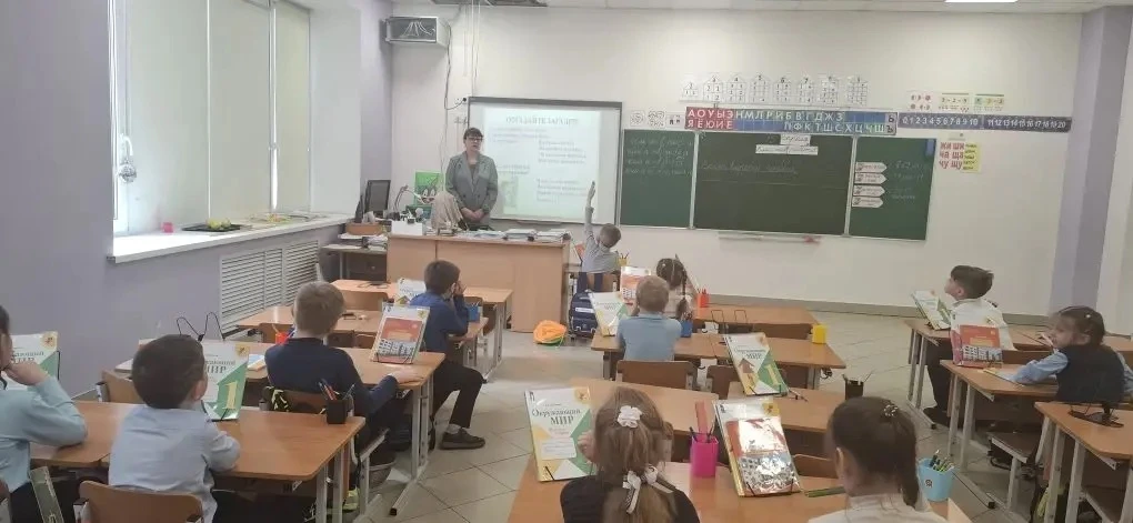 14–15 апреля в нашей школе прошли просветительские беседы с учениками начальной школы на тему «Здоро