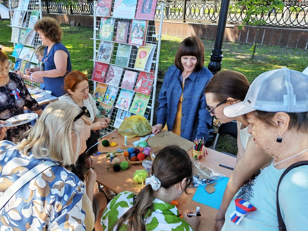 Фестиваль "Книжная миля" в самом разгаре!

Приглашаем жителей города стать участниками викторин и иг