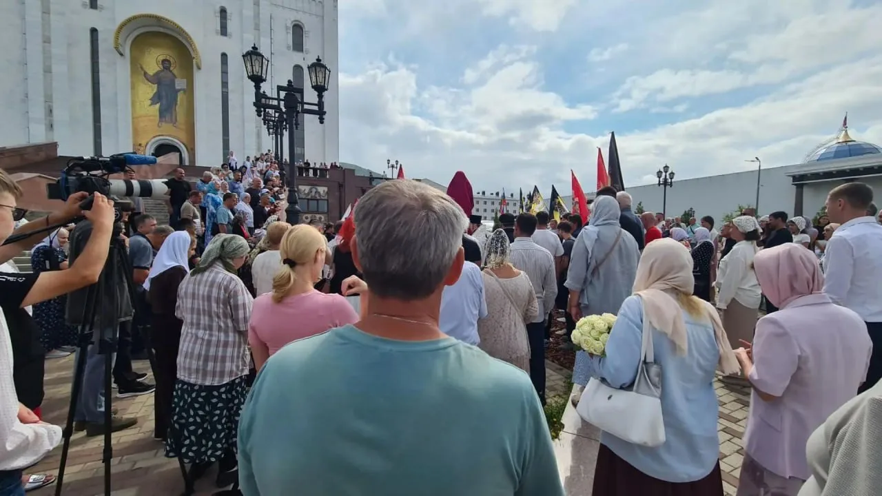 Памятник святому царю Николаю - открыли и освятили на краю нашей страны – у Кафедрально...