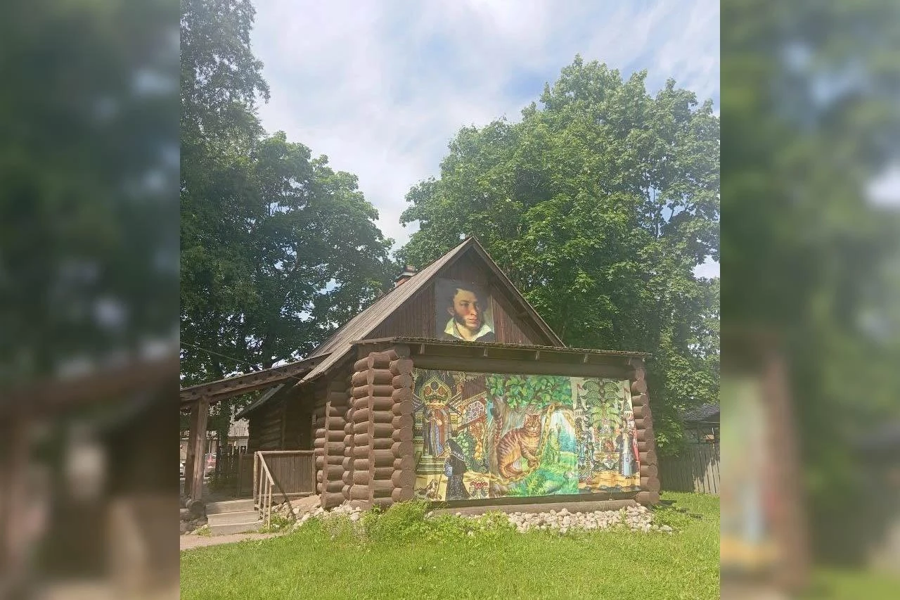 Алиса учит «Няне» Пушкина. Мать решила врубить педагога: дай, думаю, проверю, что отлож...