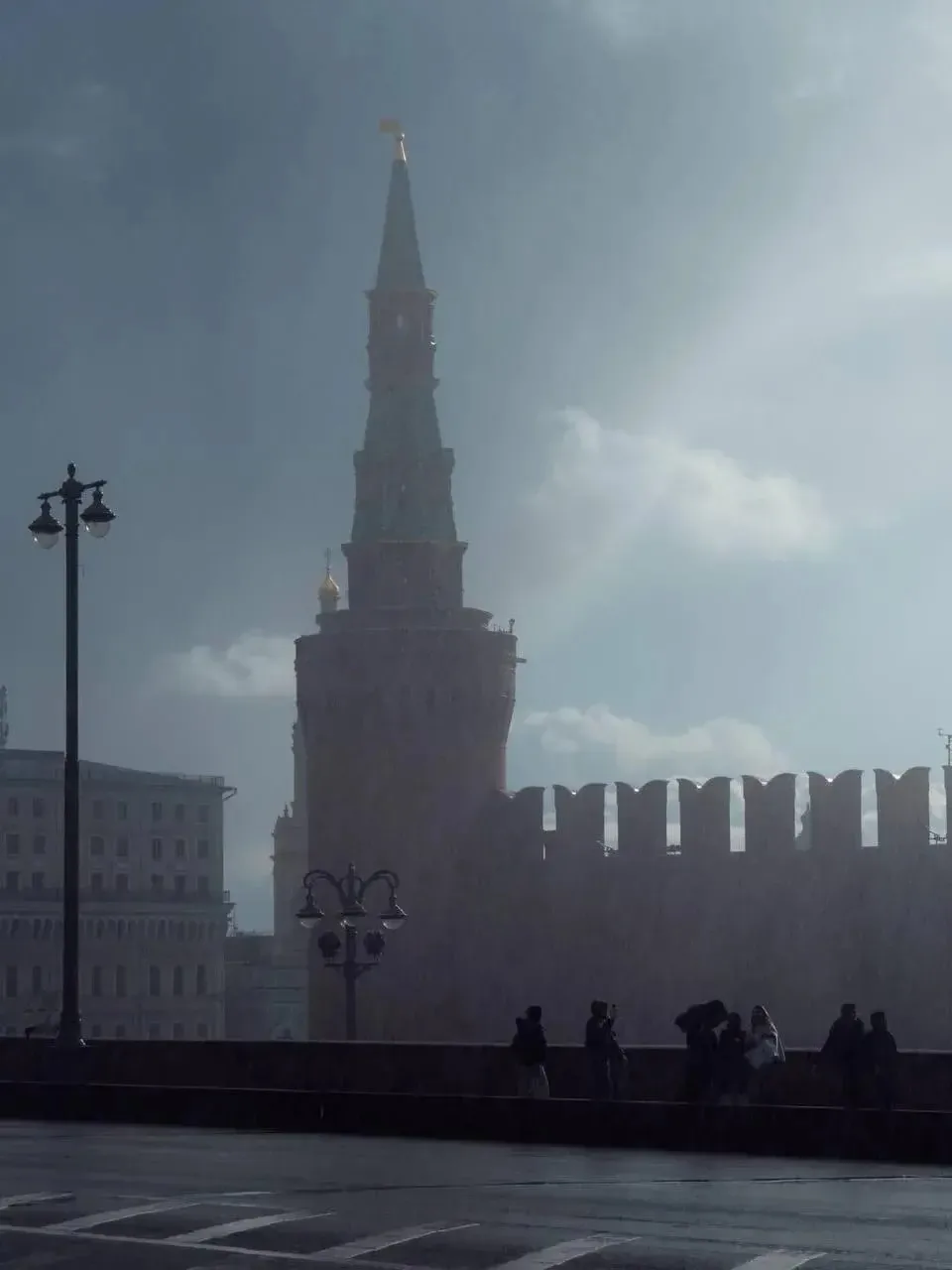🌧️ Атмосферные кадры дождливой Москвы
