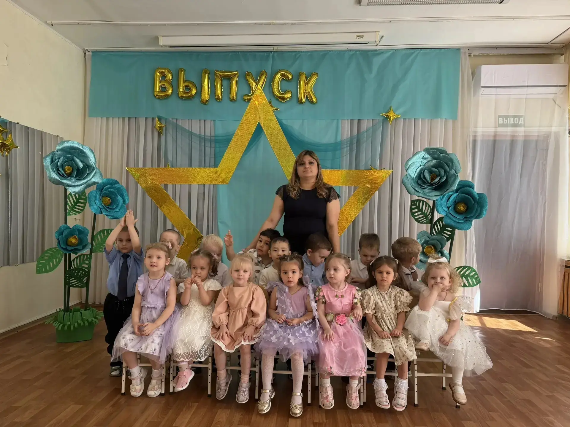 В нашем детском саду прошли выпускные не только для ребят подготовительных групп, но и ...