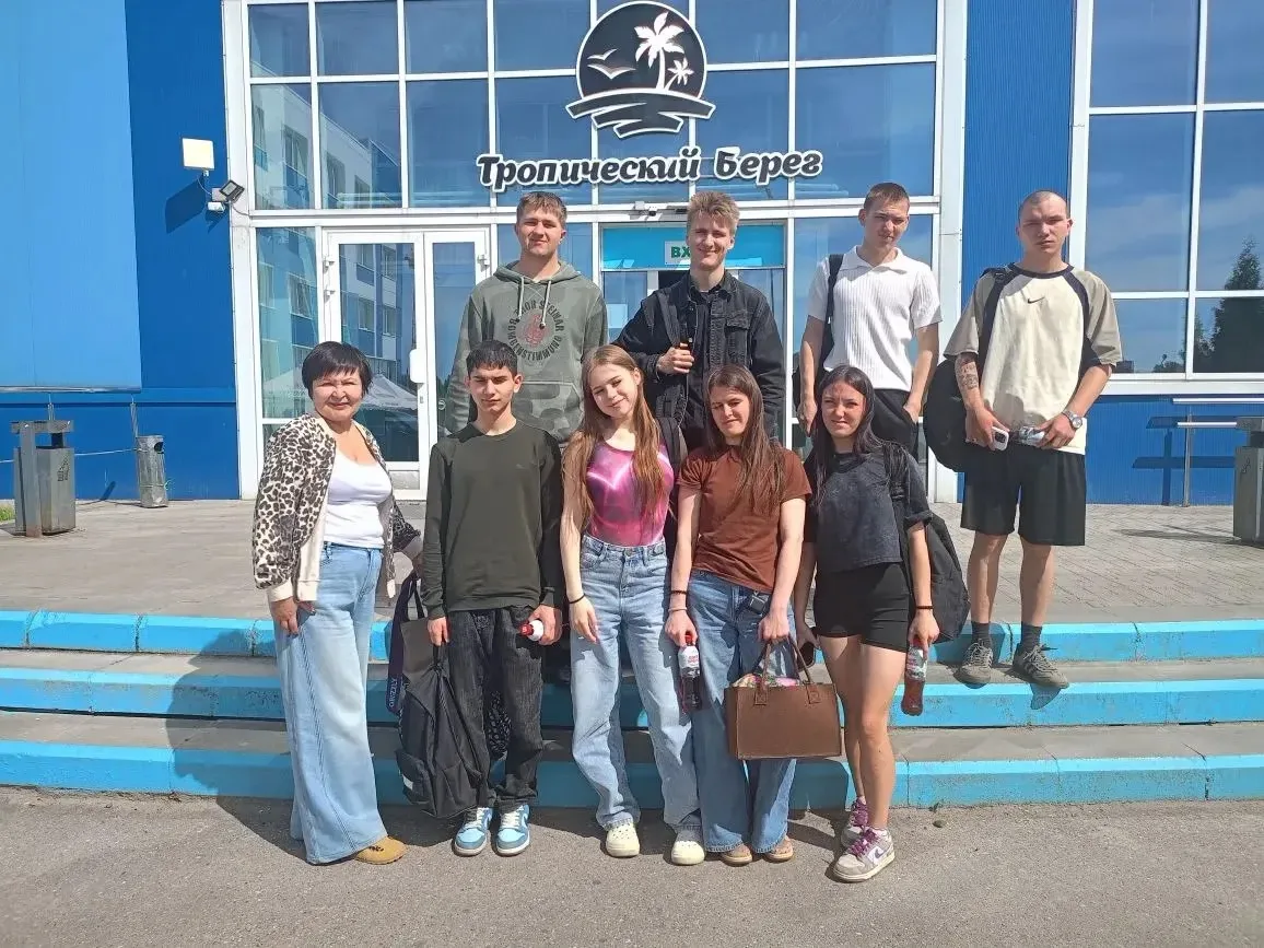 ☀️🏝️За окном лето, но река пока не согрелась. А душа уже просит воды — тёплой, ласково...