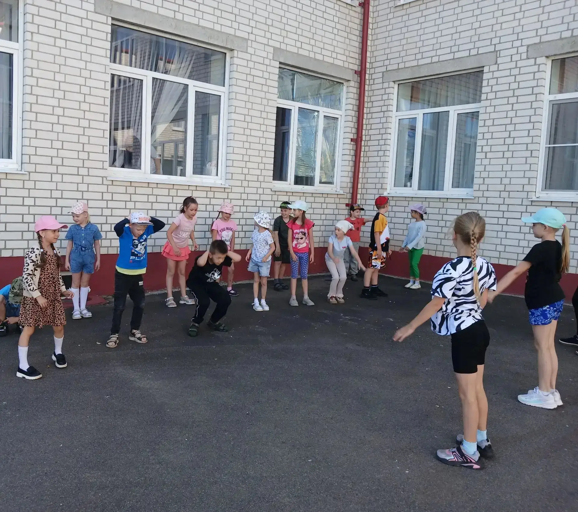 1⃣2⃣  день  в пришкольном  лагере «Хранители Единства»  СОШ № 12 прошёл под названием «День родного 