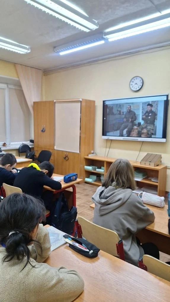 Начало недели, и мы с учащимися традиционно говорили о самом важном. 16 февраля занятие «Разговоры о