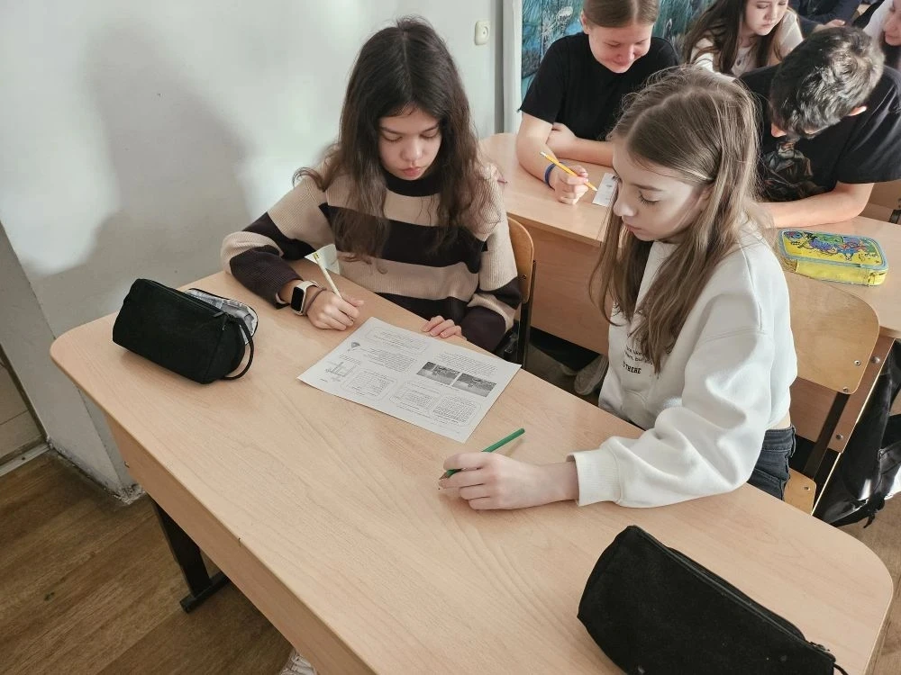 В этом году наша страна празднует 12 годовщину важного события новейшей истории – воссоединения полу