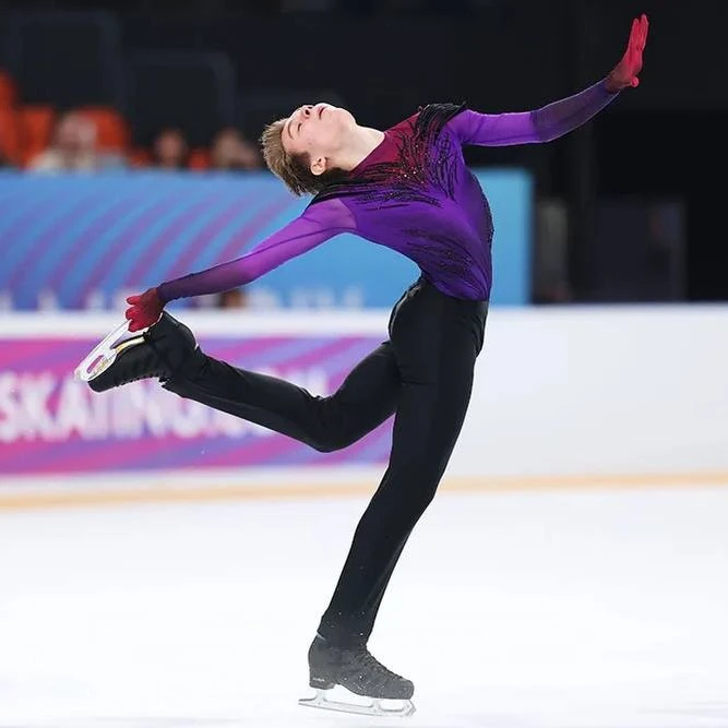 🔝 Лев Лазарев лидирует после короткой программы на чемпионате Москвы