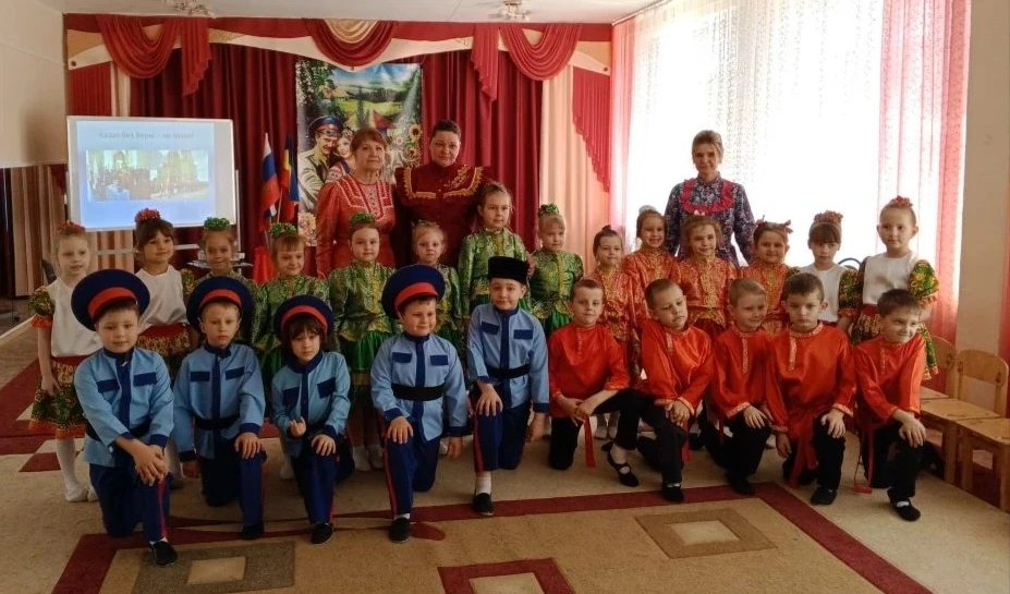Сегодня в нашем детском саду прошла детская познавательная игра-викторина "Мы - казачата", посвященн