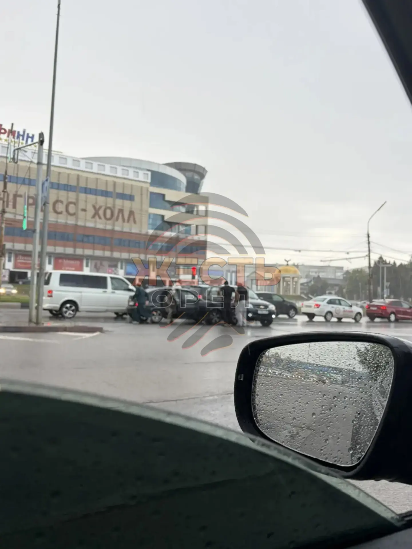 Две легковушки столкнулись на Кромском шоссе в районе «Гринна»