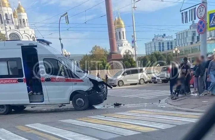 Подробности ДТП на площади: