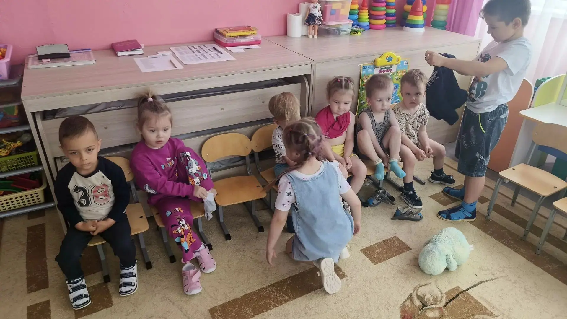 День добрых дел в группе «Колокольчики»
 
«Для добрых дел не нужен повод,
И ждать не надо много лет.