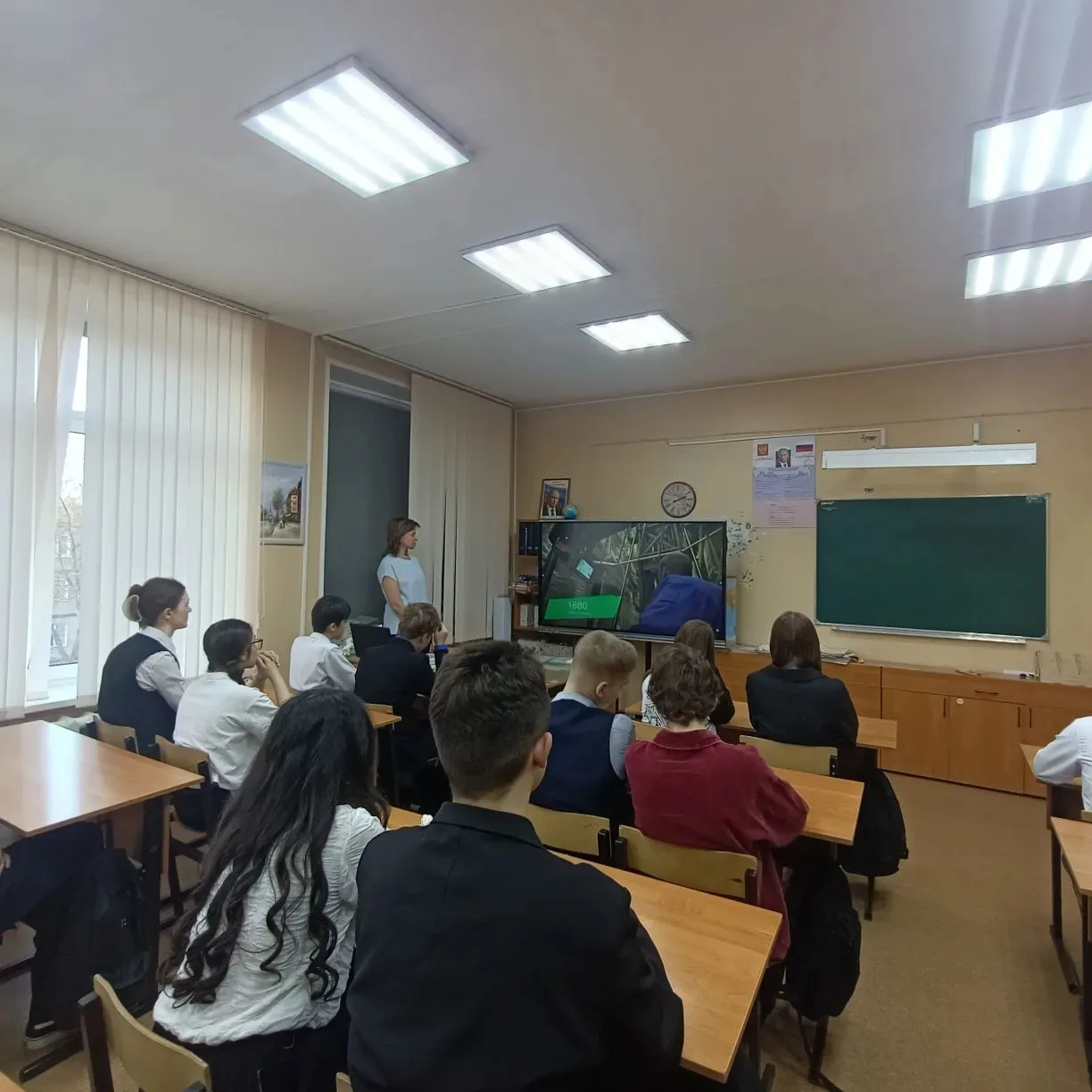 👩‍🔬Профориентация в рамках проекта «Разговоры о важном». 🏭16 марта тема занятия "Заводы России".  В 