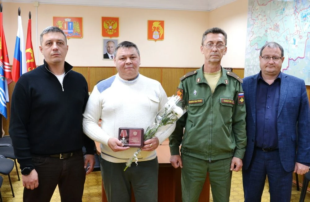 ⭐В Южском районе переданы государственные награды семьям героически погибших участников...