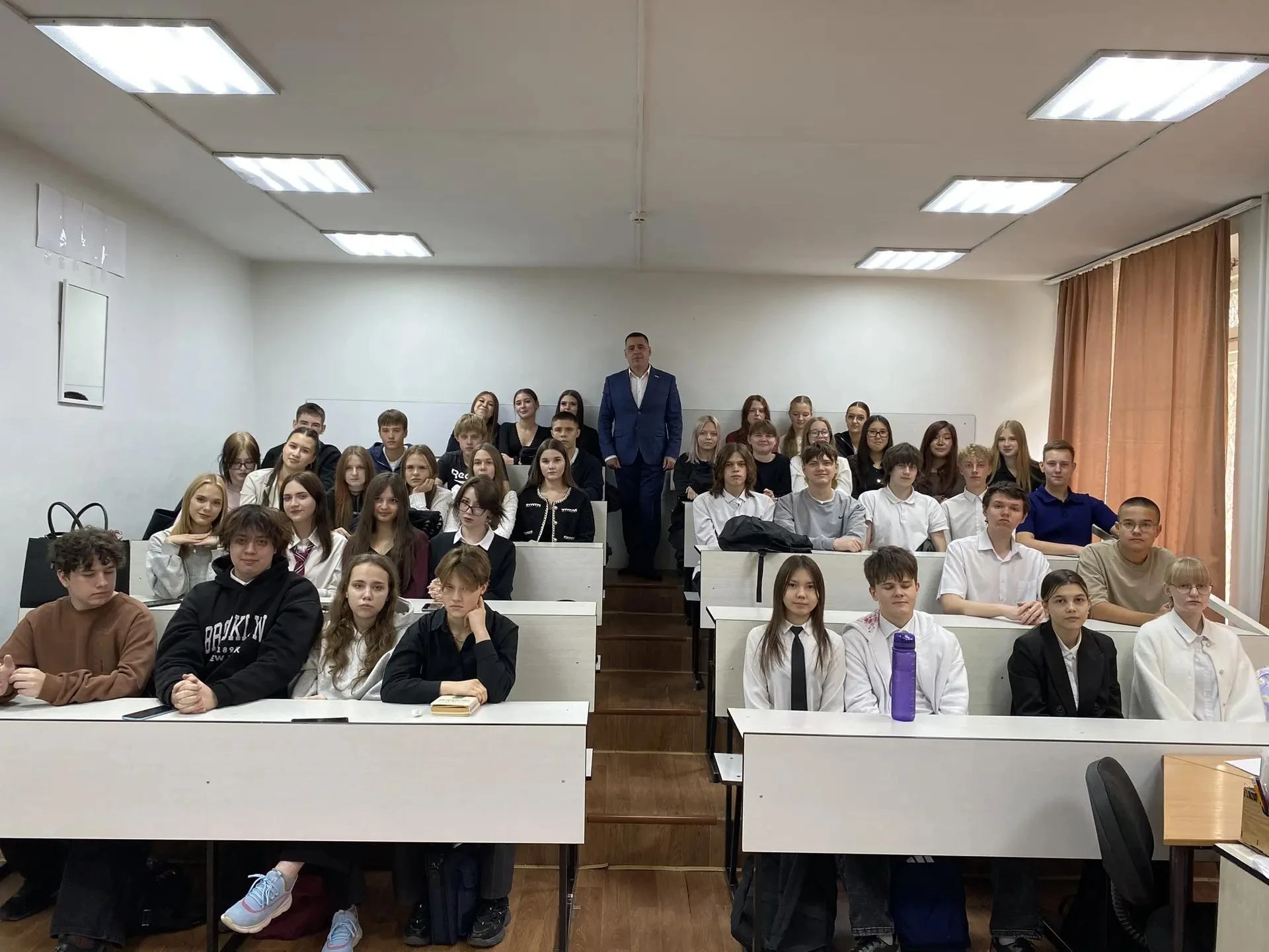 🔹Участники СВО провели уроки мужества для ангарских школьников