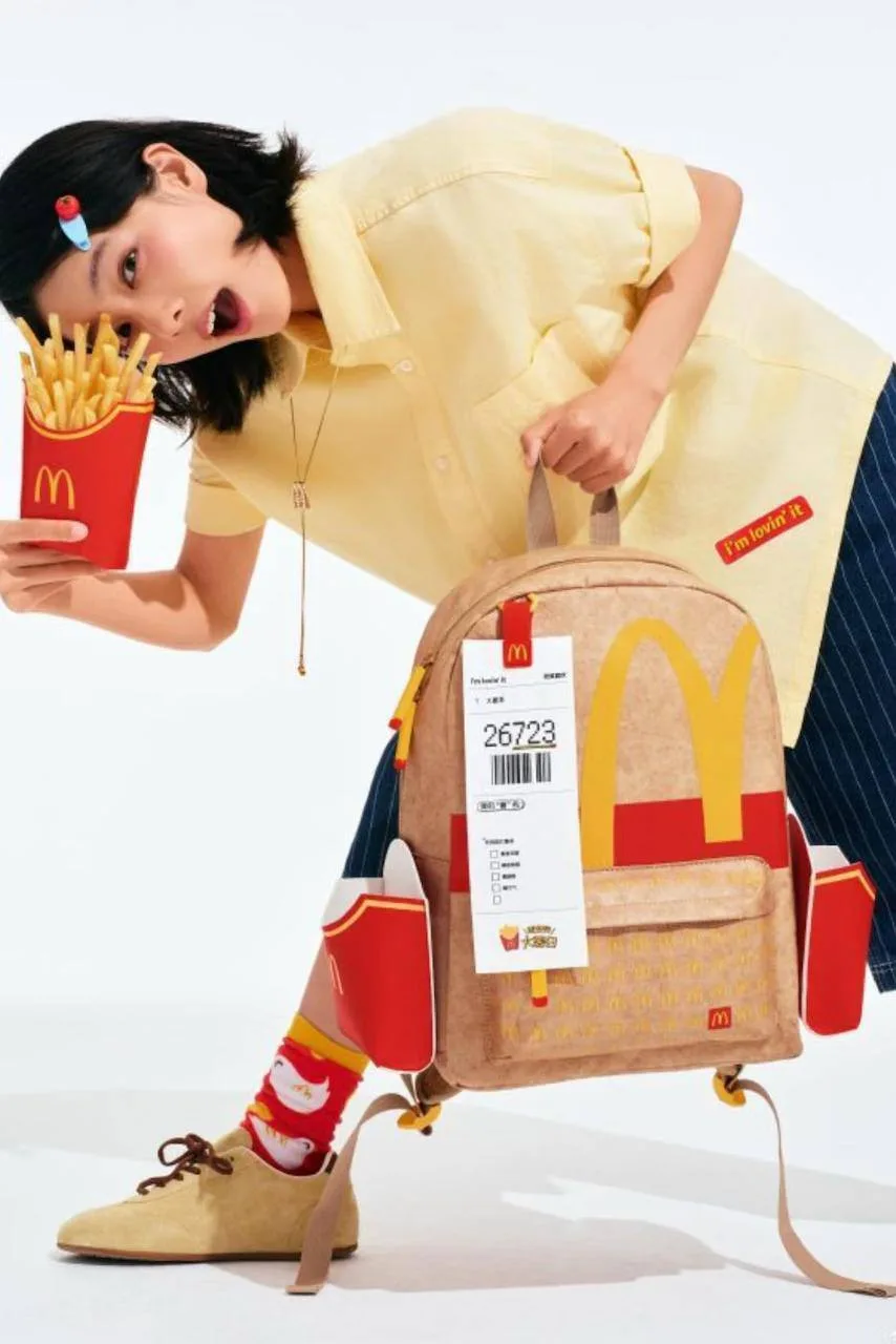 Когда пакет становится рюкзаком: McDonald’s в Китае удивляет функциональностью