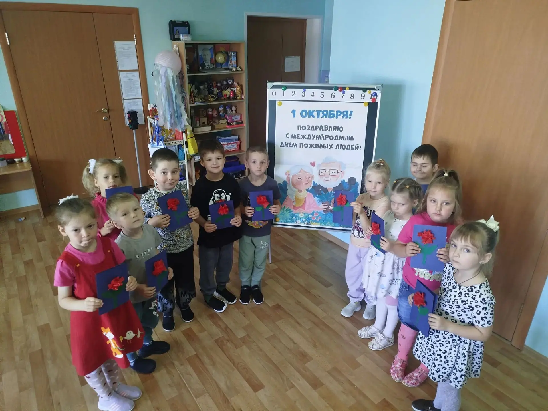 1 октября – День пожилого человека. Этот день отметили воспитанники старшей группы «Мед...
