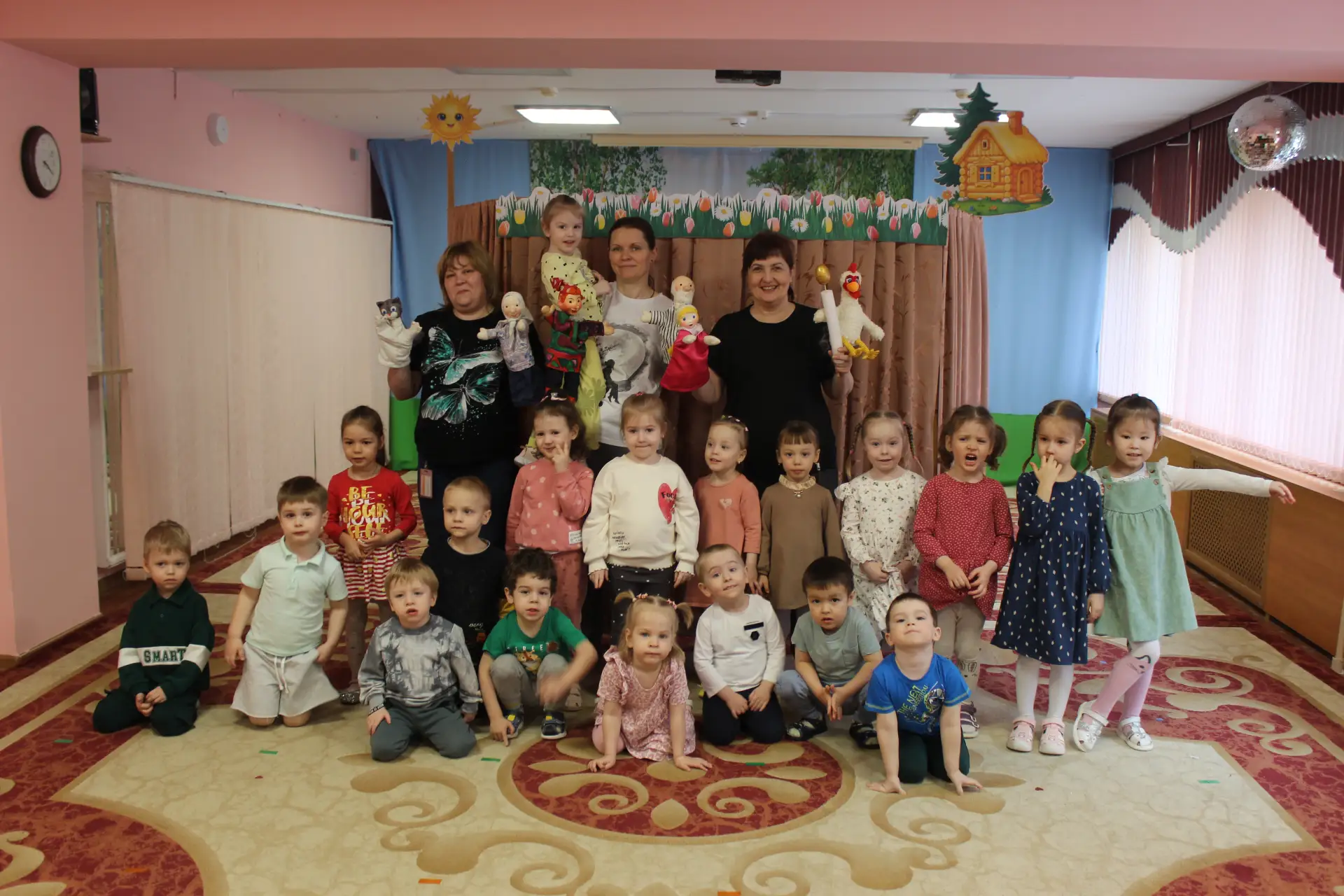 Театр приходит в гости 🎭  📣 На прошлой неделе наши дошколята побывали в настоящем театре… не выходя 