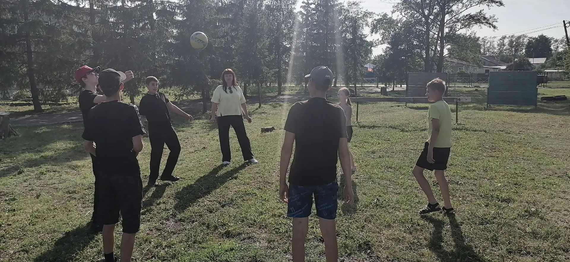 Развитие дворового спорта в условиях многофункциональной спортивной площадки на территории МОУ СОШ №