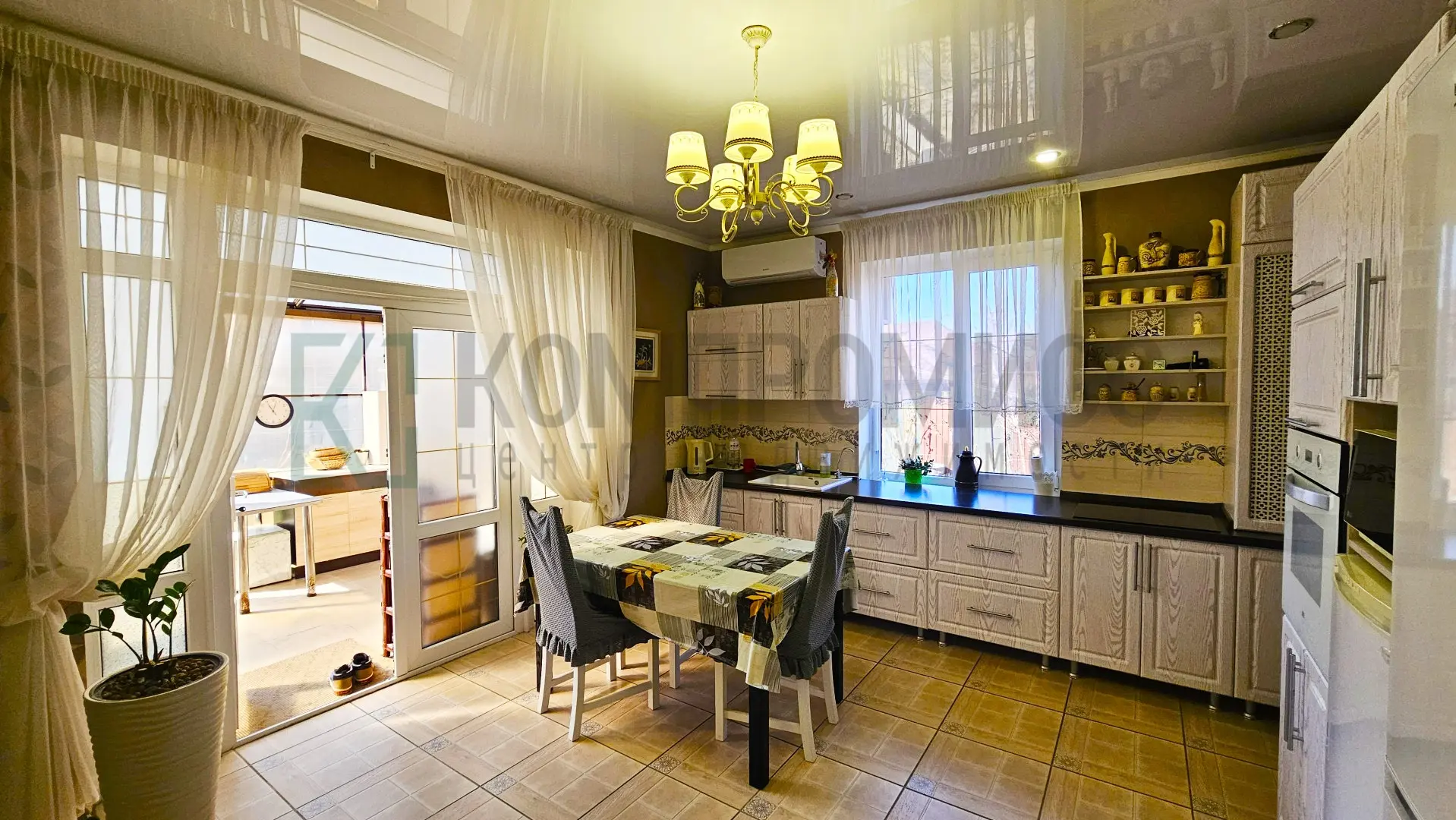 🏠 ID 132886117 Адрес: Краснодарский край, п.г.т. Черноморский  📍 Дом “заходи и живи” с террасой и са