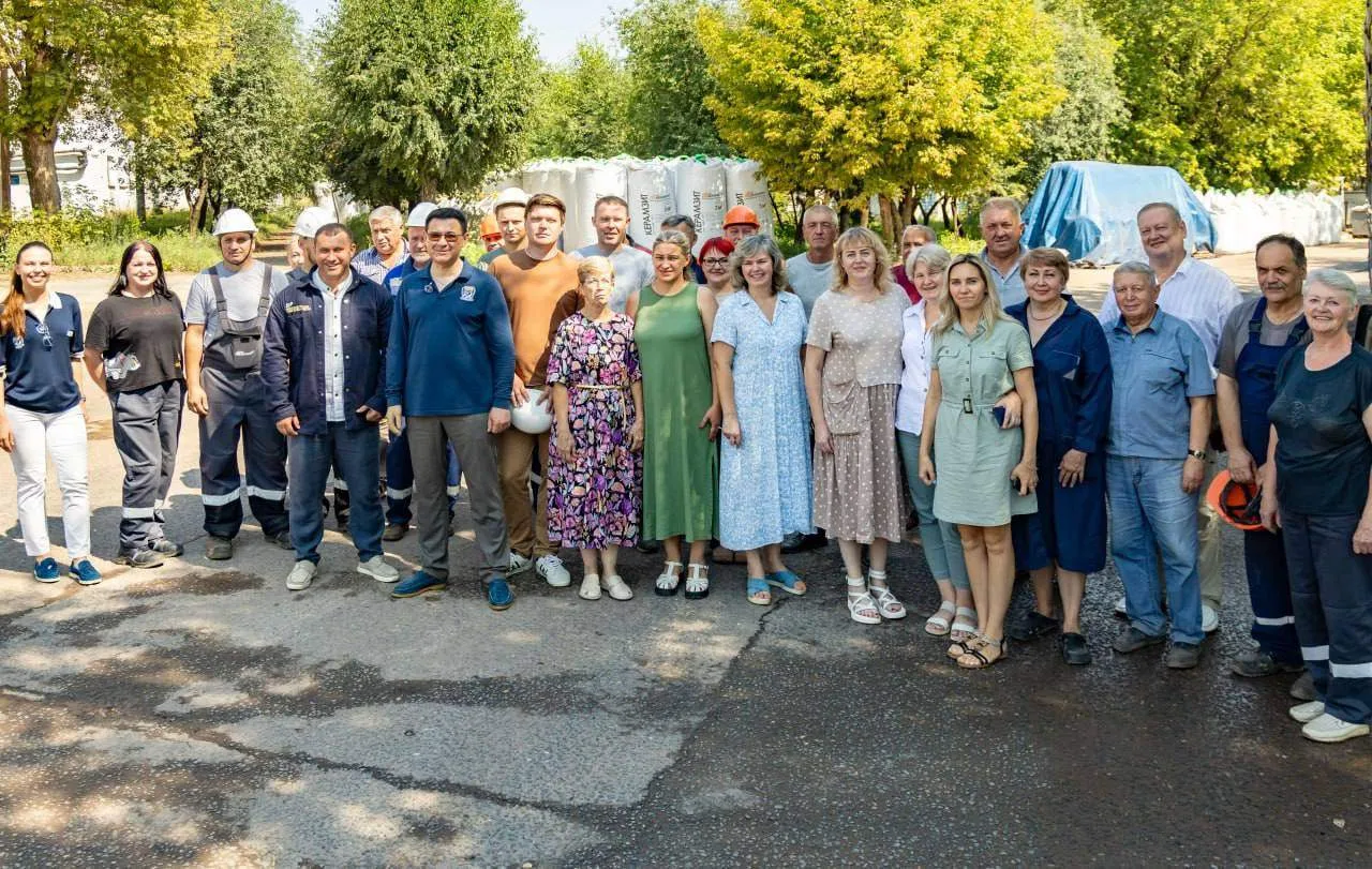 Встретился с руководством и трудовым коллективом АО «Керамзит».