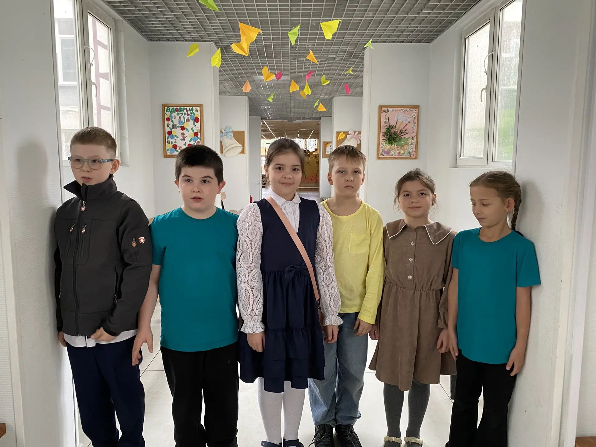 ☀️Завершили этот учебный год ярко  В последний учебный день ребята и учителя пришли в одежде ярких ц