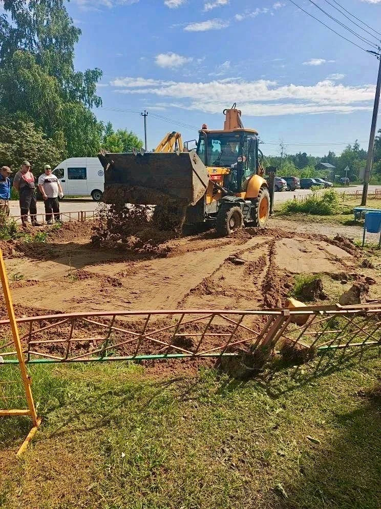 Сотрудники Мособлводоканала восстановили дорожное полотно и благоустроили территории более чем на 30