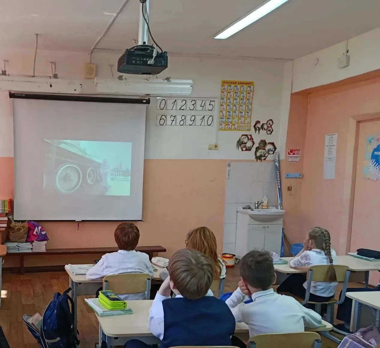 🔥Приближается важный и памятный праздник — День Победы!  Это время, когда мы чтим мужество и самоотв