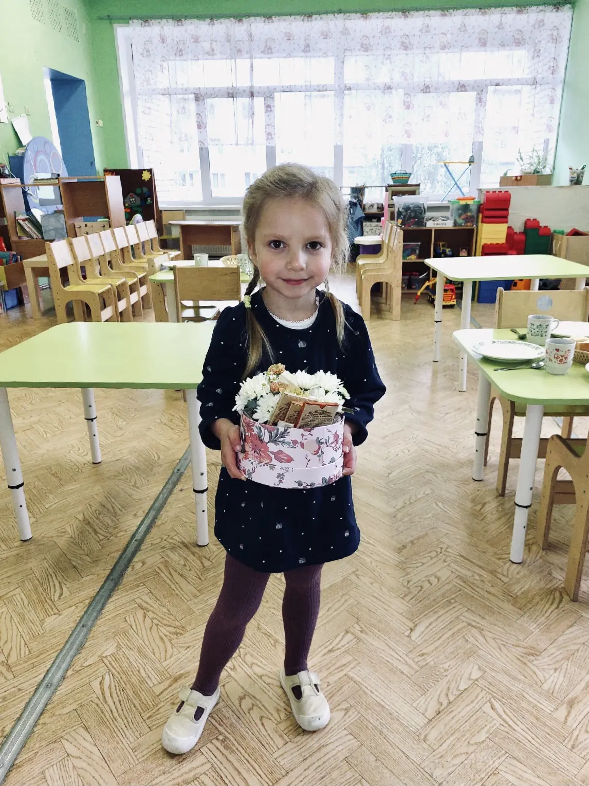 У вас уже начались обсуждения на тему: каждый от себя дарит букет на 1 сентября или 1 б...