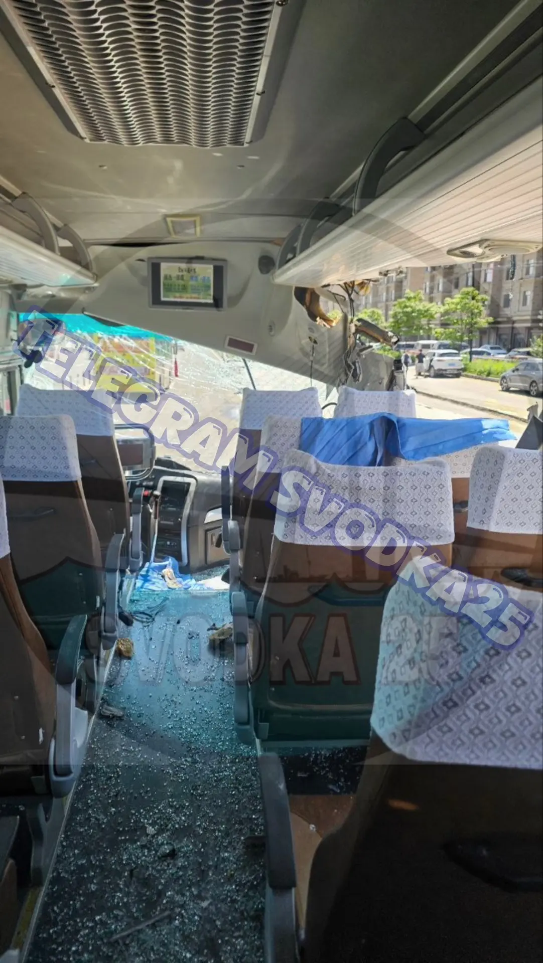 🚨Полный автобус жителей Приморья попал в cтpashн0e ДТП на территории Китая — машину u3...