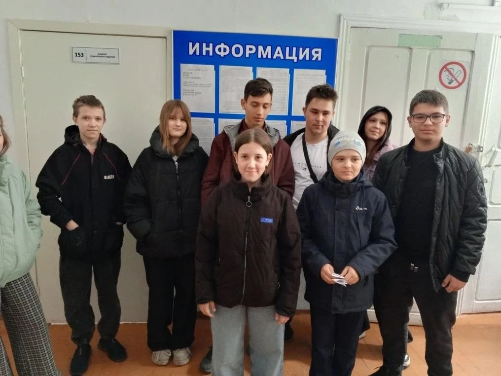 17 апреля наши ребята 7-9 кл. в рамках проекта "Шаг в будущее" посетили Кожевниковский ...