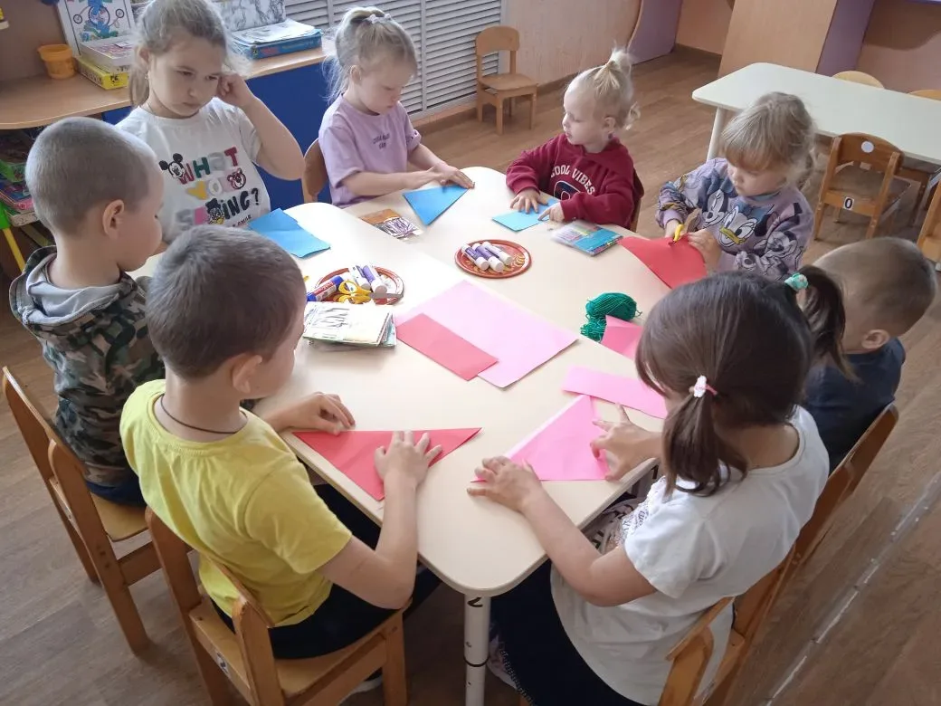 Лето наполняет нашу жизнь самыми удивительными праздниками. Яркое и воздушное мероприят...
