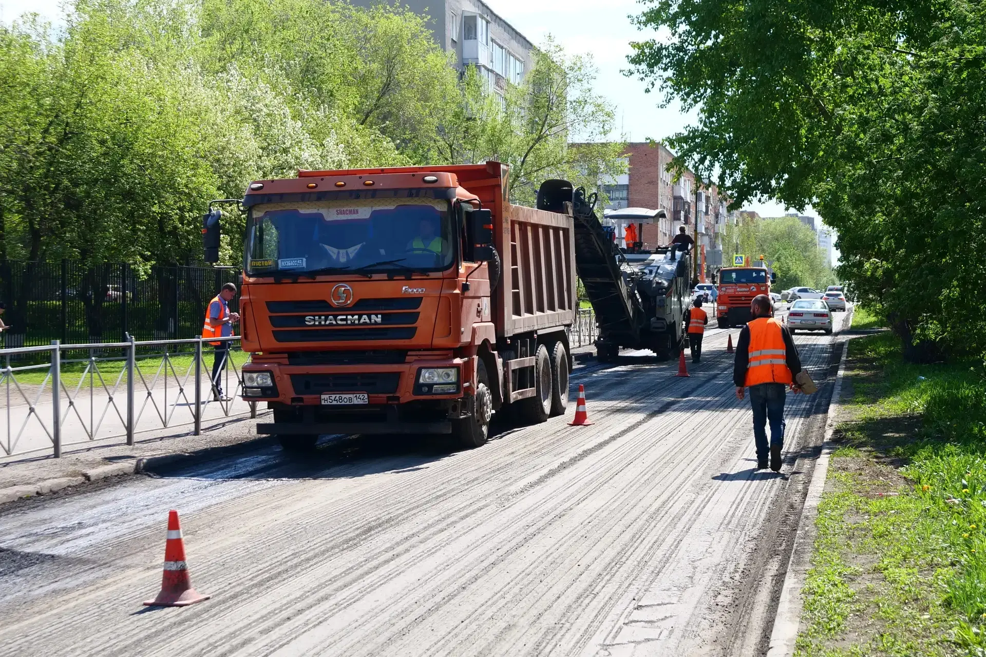 На улице Веры Волошиной идёт фрезерование старого асфальта