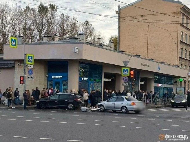 Стало известно состояние пострадавших в ДТП у станции метро «Елизаровская»