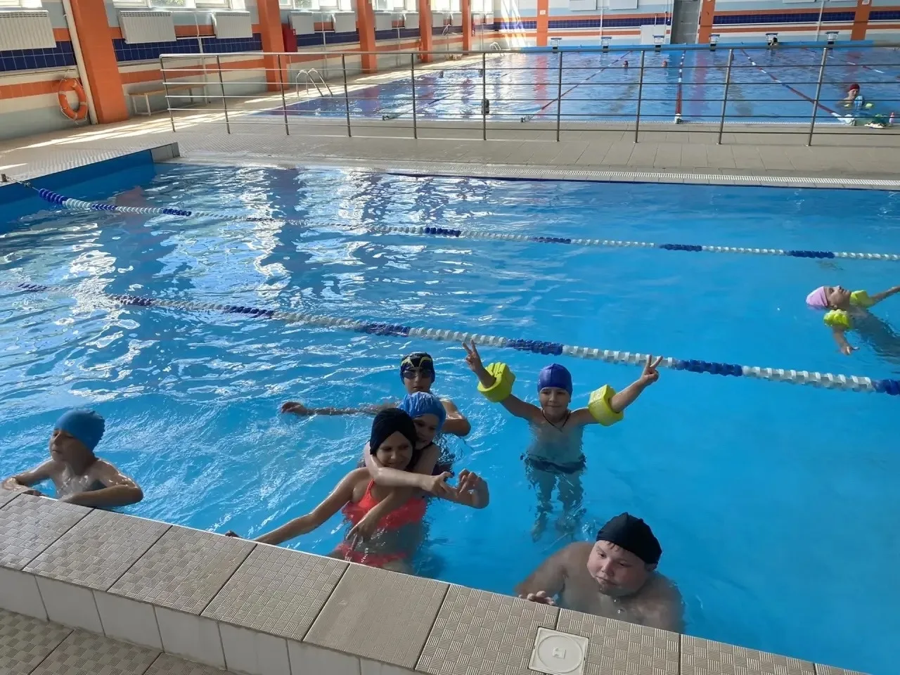 🌊 Во вторник у ребят прошло замечательное занятие в бассейне! Это было отличное время для отдыха и 