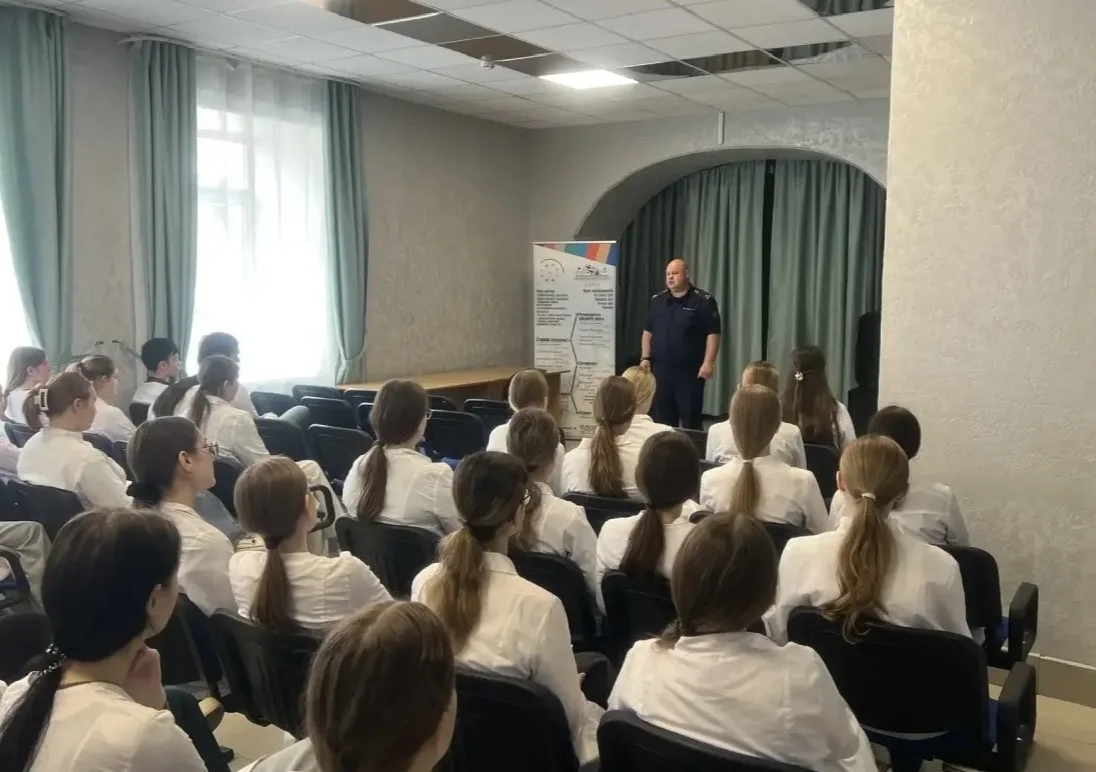 ❗ Руководитель Советского межрайонного следственного отдела города Брянска провел правовой урок со с