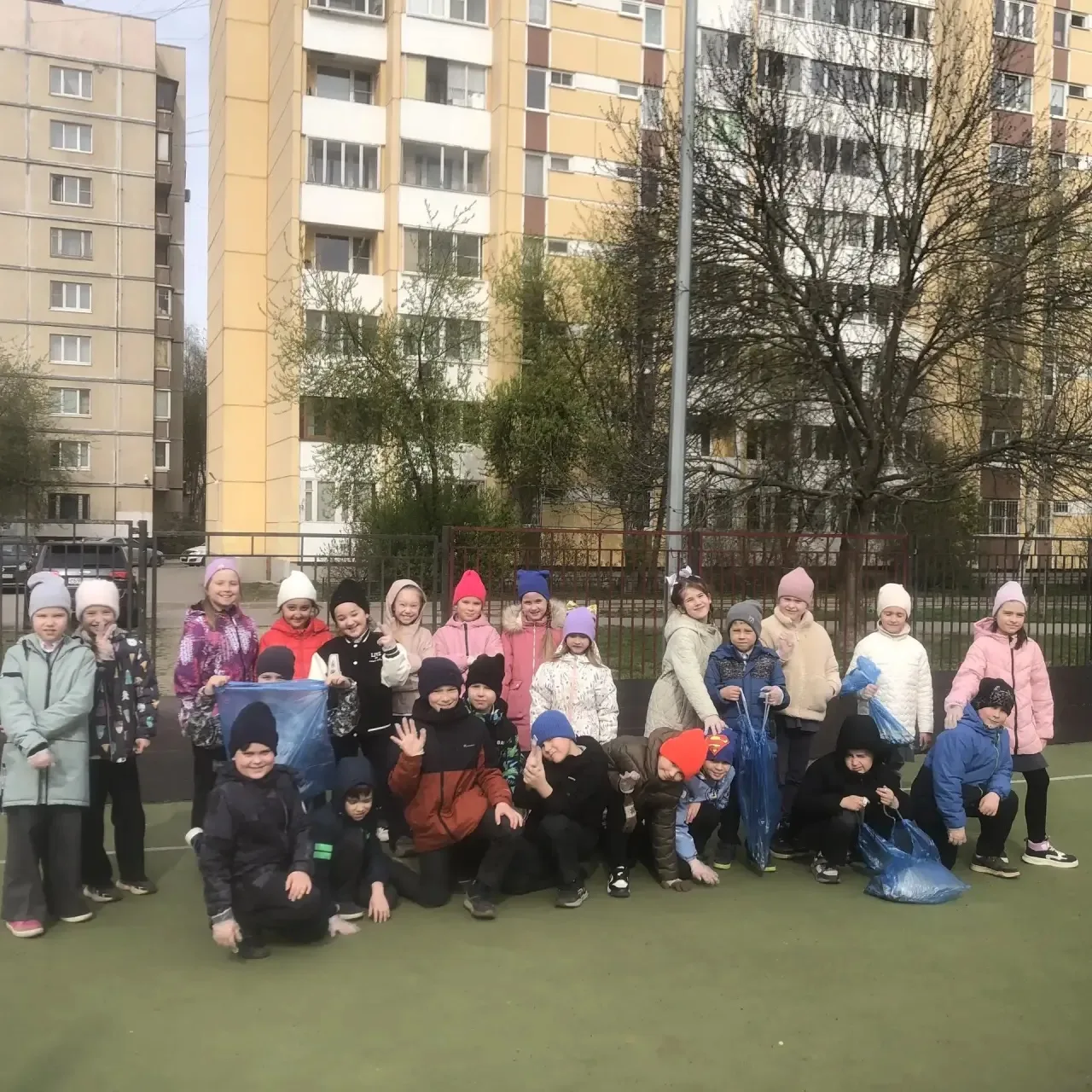 🧹Всероссийский субботник в школе  🧹Субботник – это добрая традиция, объединяющая коллектив, а апрель