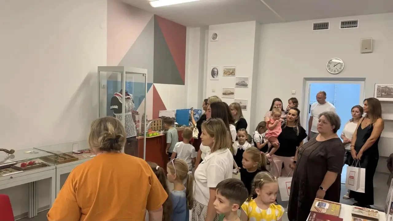 Первоклассники посетили школьный музей в преддверии 1 сентября