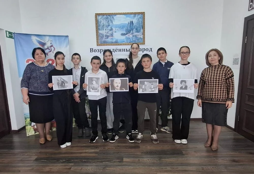 В преддверии Дня возрождения балкарского народа в доме культуры состоялся час истории. ...