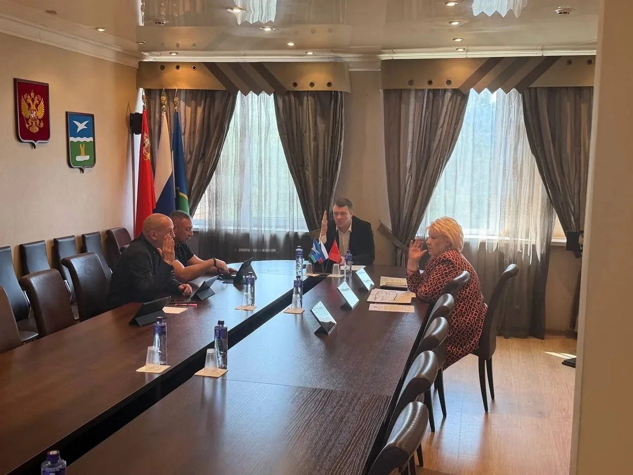 Под моим председательством прошло очередное заседание комиссии по вопросам организации ...