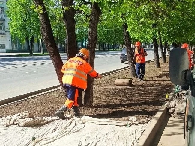 🦺 В городе продолжаются работы по комплексному благоустройству территорий.

🧹 За прошедшие трое су