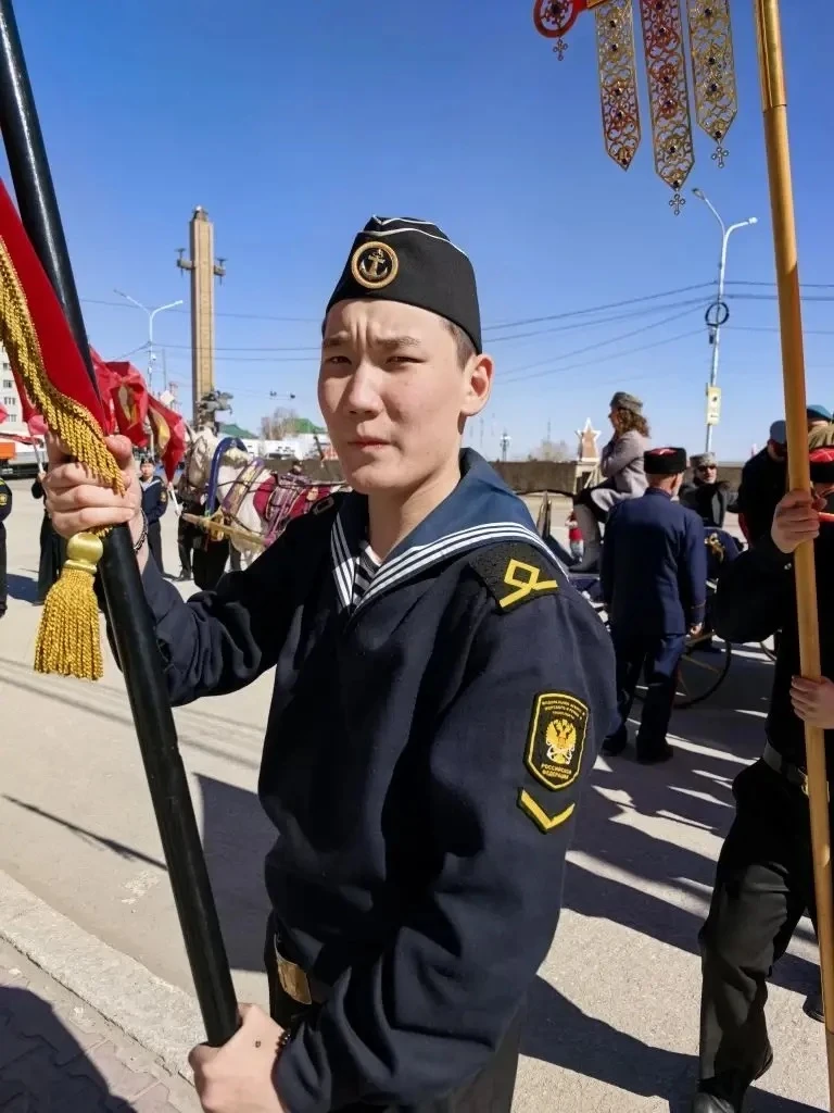 ГЕОРГИЯ ПОБЕДОНОСЦА ПРОСЛАВЛЯЯ...  Русский народ испокон века шел на битву под штандартами прославле