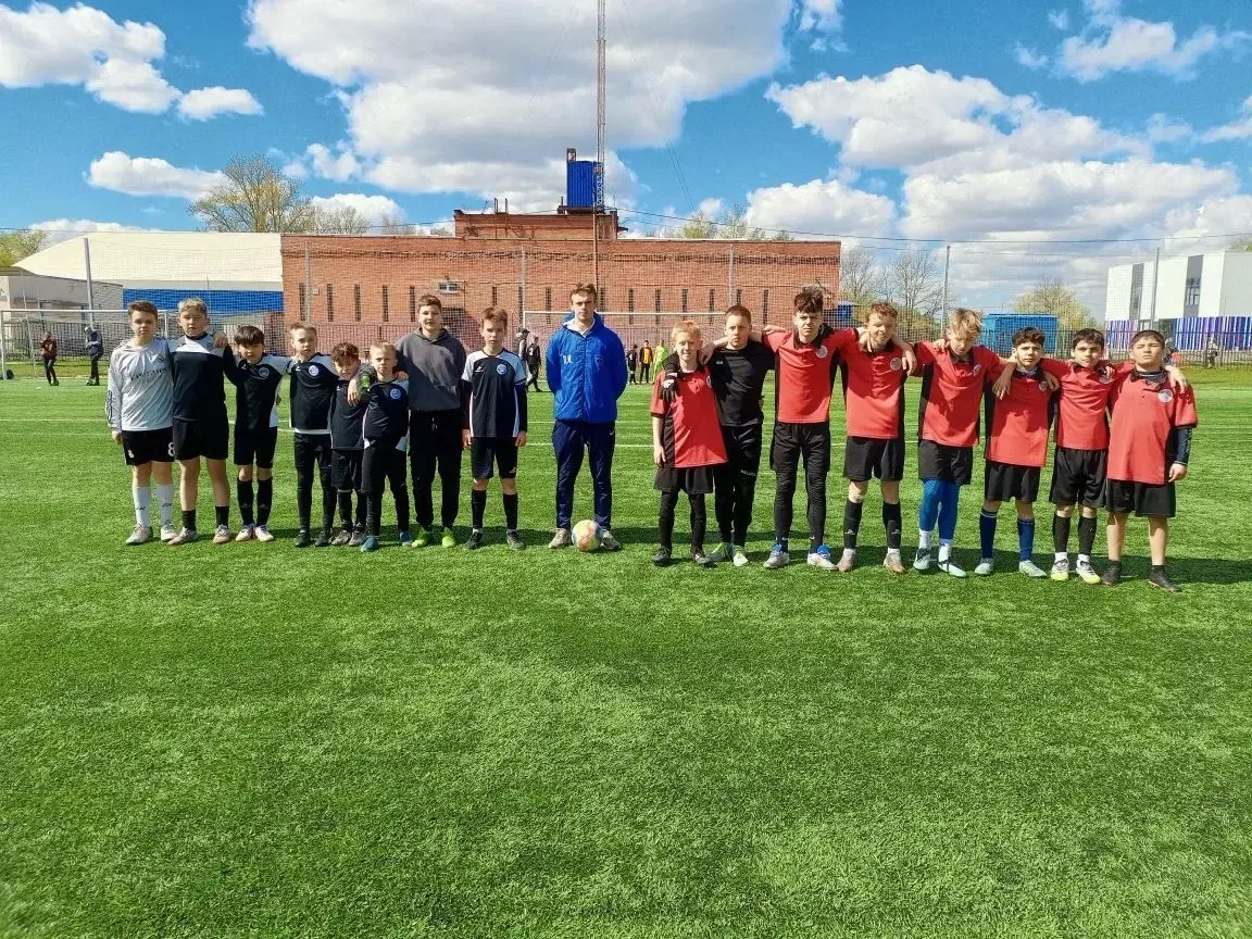 БЛЕСТЯЩАЯ ПОБЕДА НАШЕЙ ФУТБОЛЬНОЙ КОМАНДЫ  ⚽ ⚽⚽   🗓️ 6 мая на стадионе «Ижорец» состоялись финальные