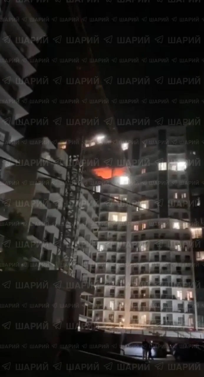 Одессу атаковали БПЛА. В городе было несколько прилётов в районе порта. Как минимум оди...