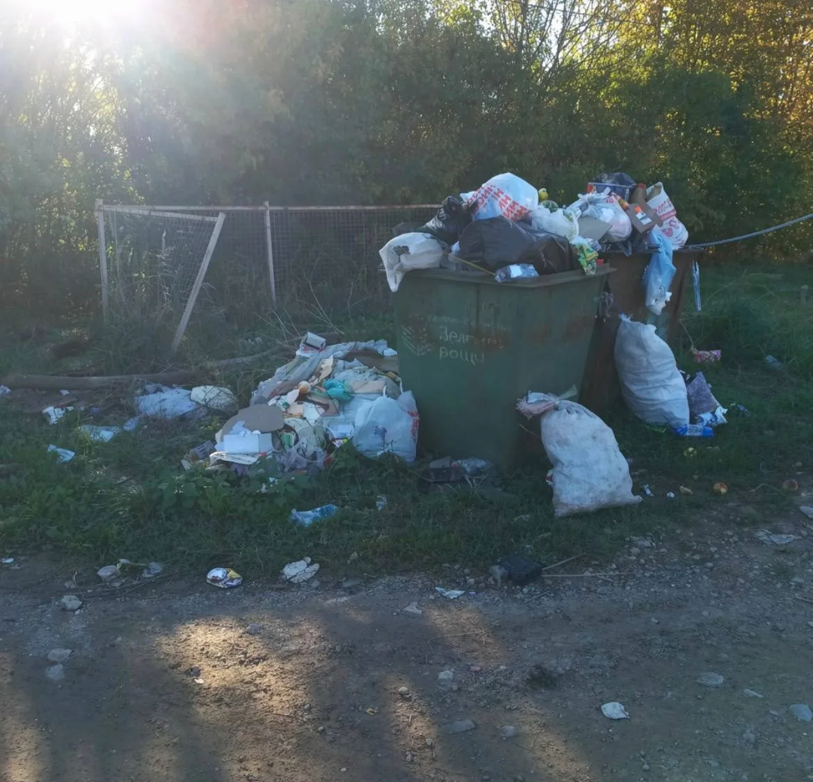 🤬 В Хардиково Орловского округа больше двух недель не вывозят мусор