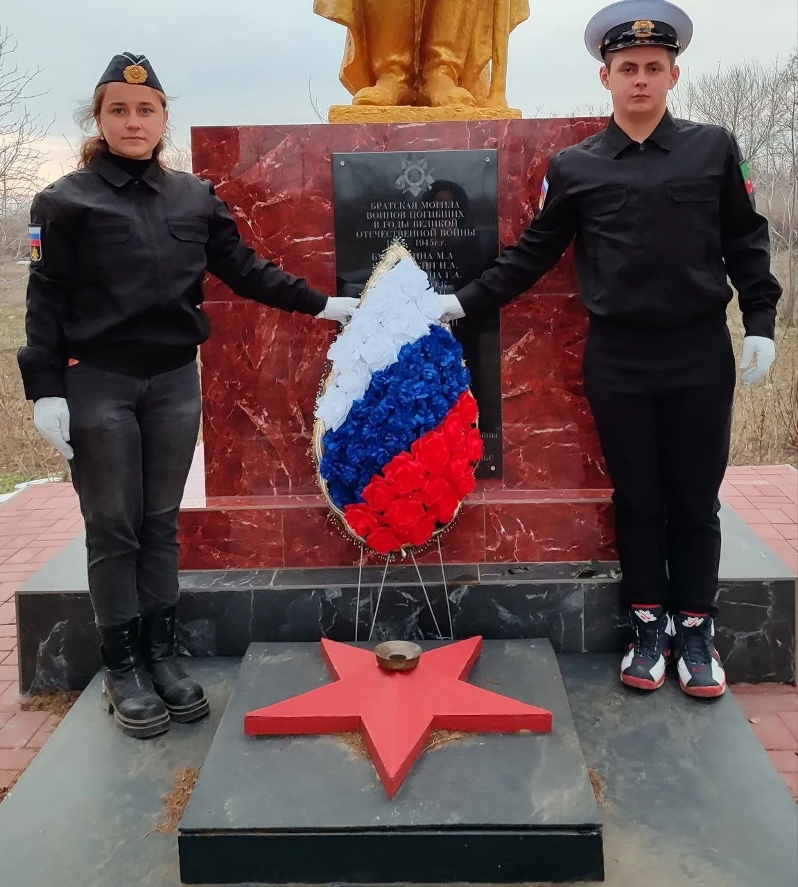 В день освобождения села Великая Знаменка от немецко-фашистских захватчиков, ученики ГБУ ОО ЗО "Вели