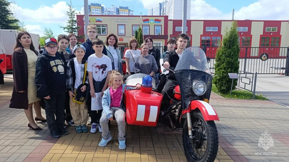 🟠 Маленькие гости в мире больших подвигов   В пожарно-спасательной части № 1 г. Орла прошла познават