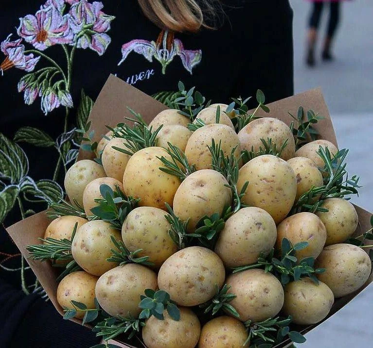 🥔 Крупнейший заказ еды в Москве состоял из 793 запечённых картошек