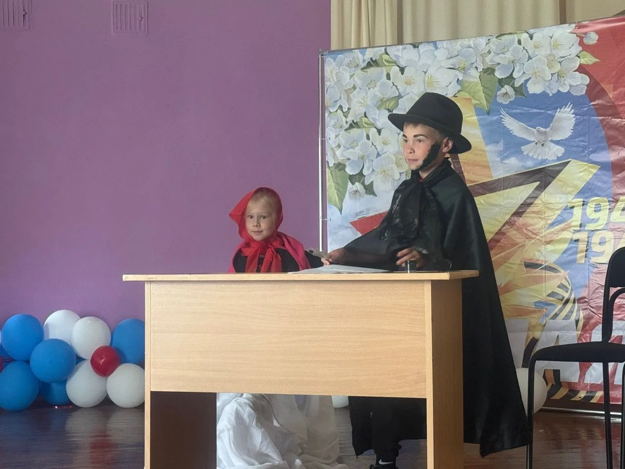 В нашем школьном лагере «Сириус» отряды поучаствовали во всероссийской акции «Великий и...